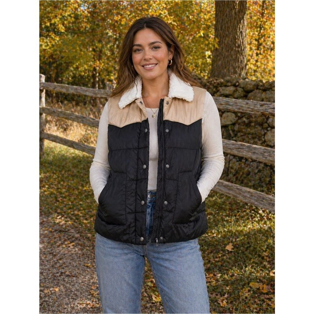 Levi’s Sherpa Collar Puffer Vest NWT XL Black/Cream Western Yoke